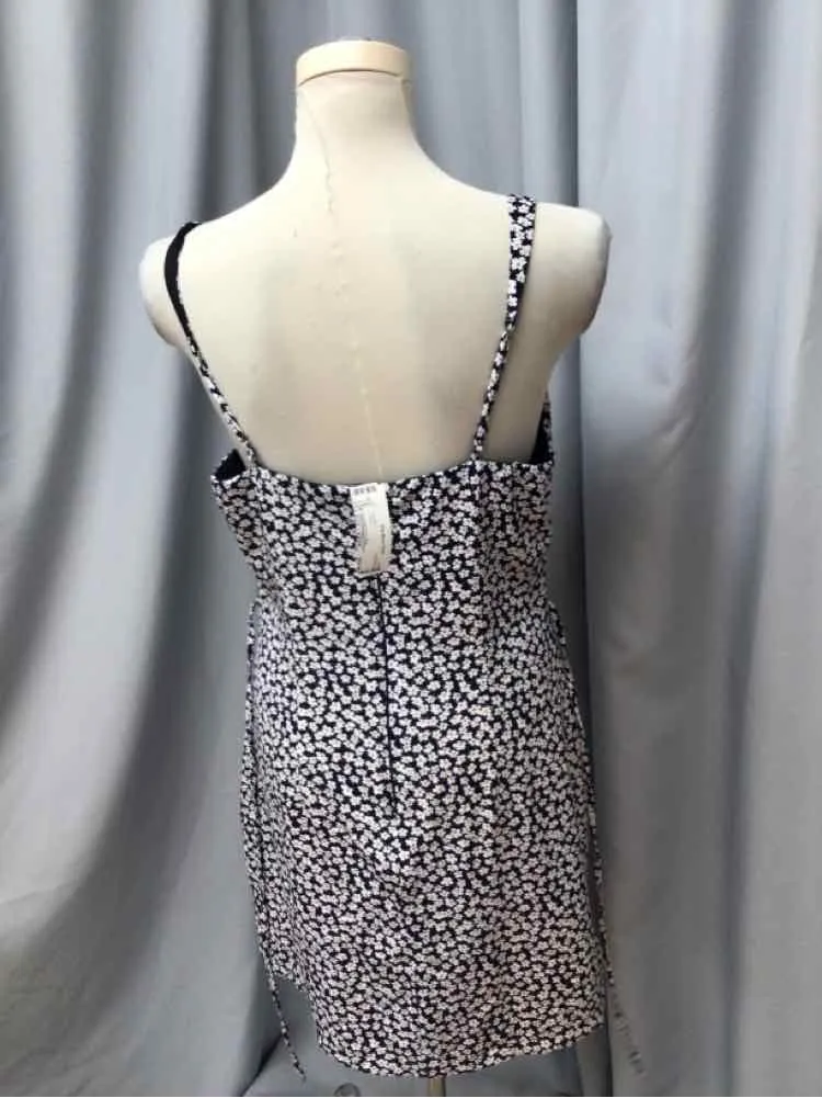 ABERCROMBIE & FITCH SIZE LARGE Ladies DRESS