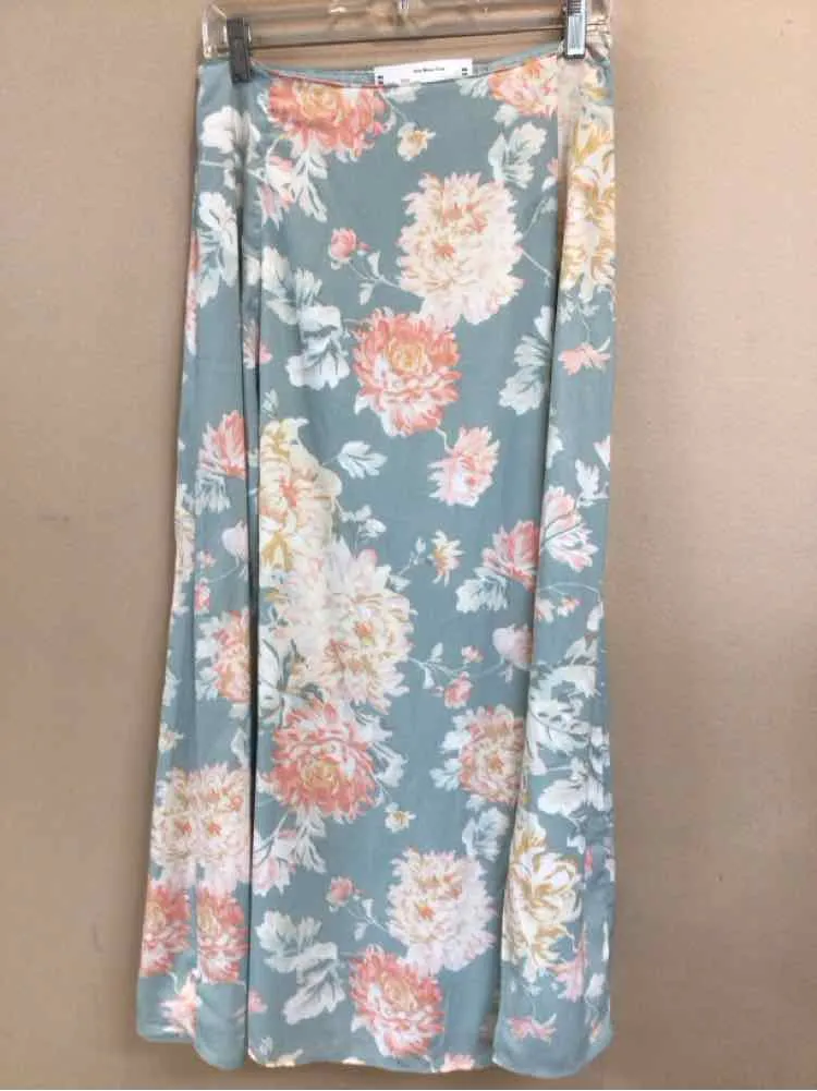 ABERCROMBIE & FITCH SIZE MEDIUM Ladies SKIRT