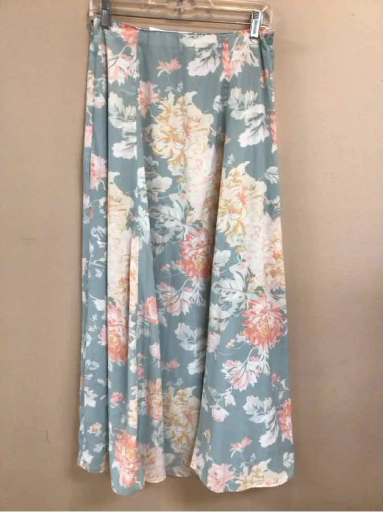 ABERCROMBIE & FITCH SIZE MEDIUM Ladies SKIRT