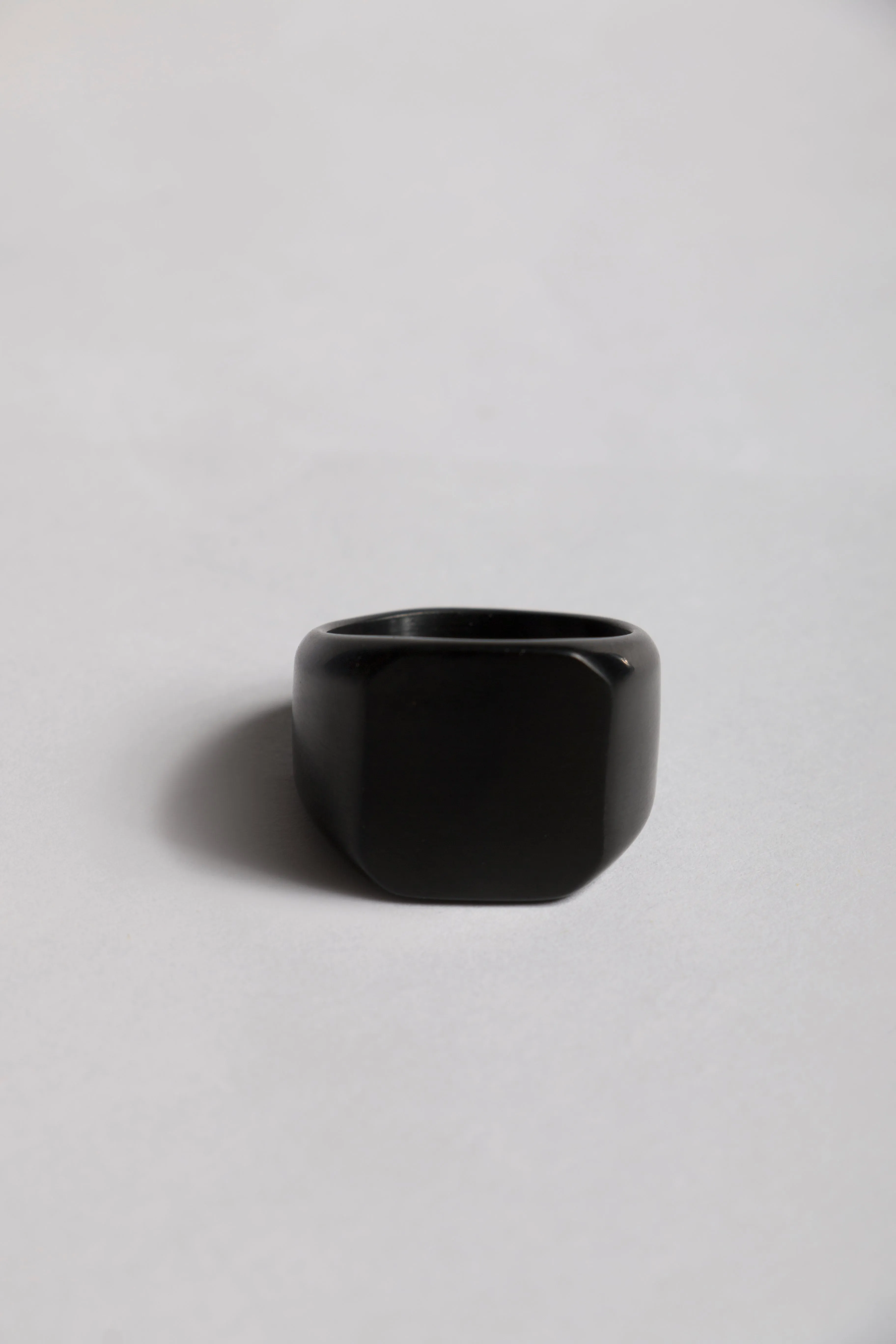 Anillo Minimalista Cuadro Liso Negro