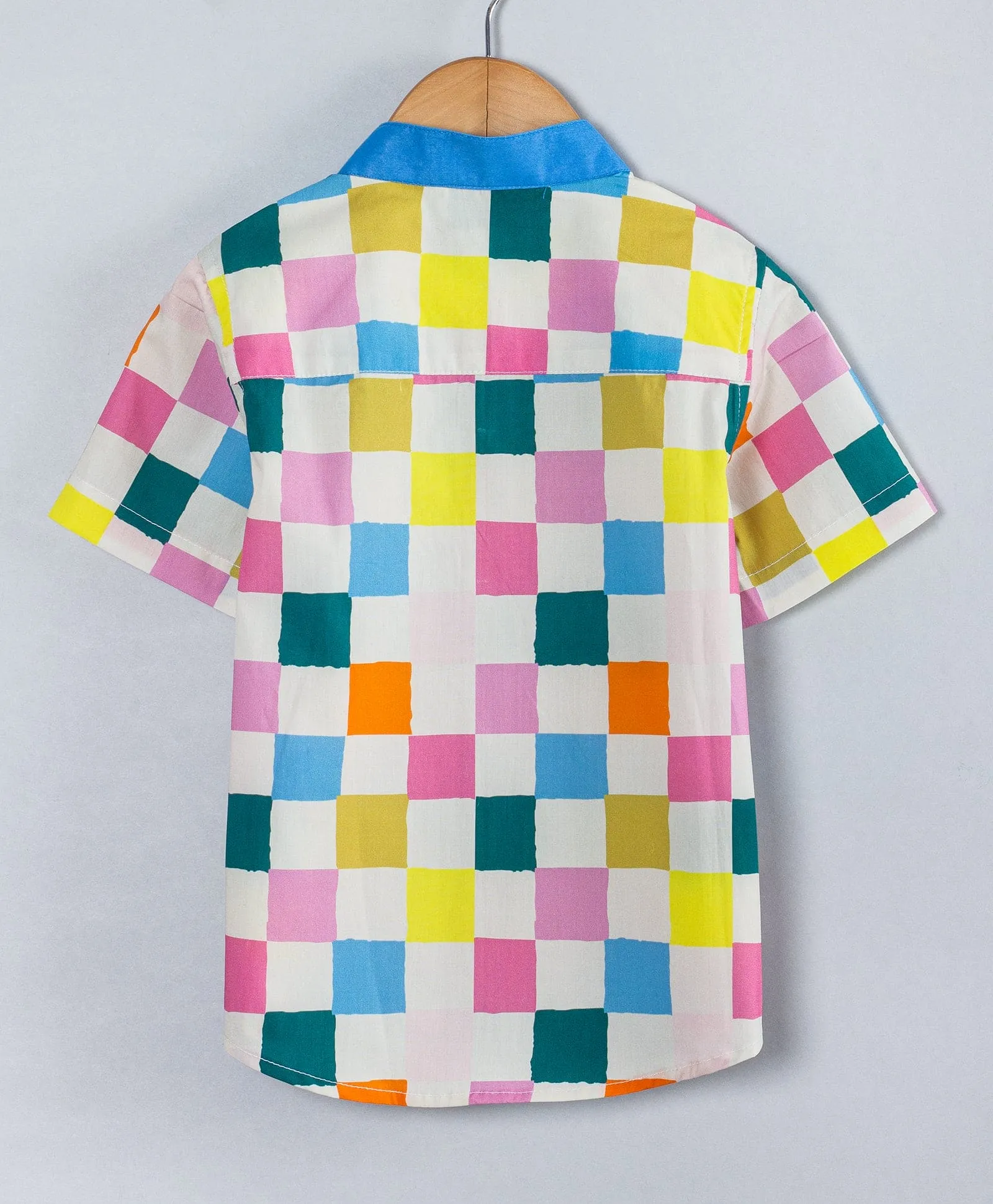 Colourful checkered half sleeves shirt with contrast mandarin collars-Multi