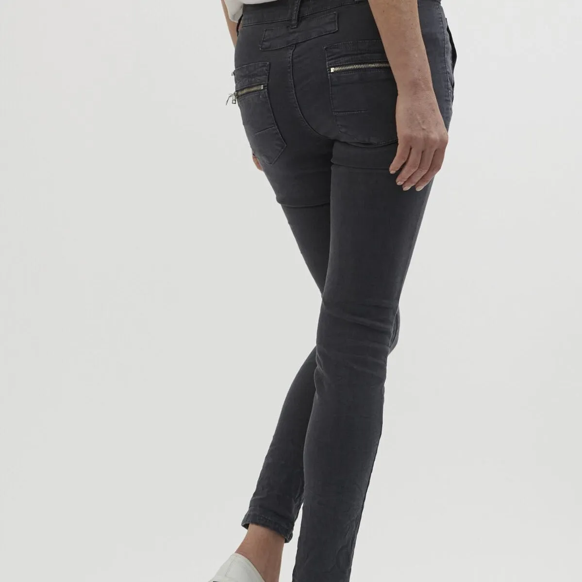 ITALIAN STAR BUTTON JEAN