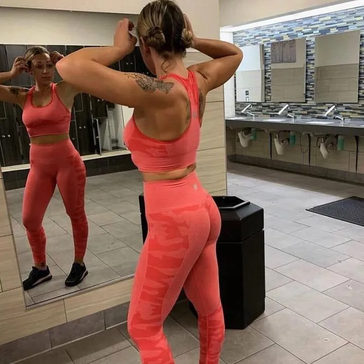 Seamless Camo Leggings