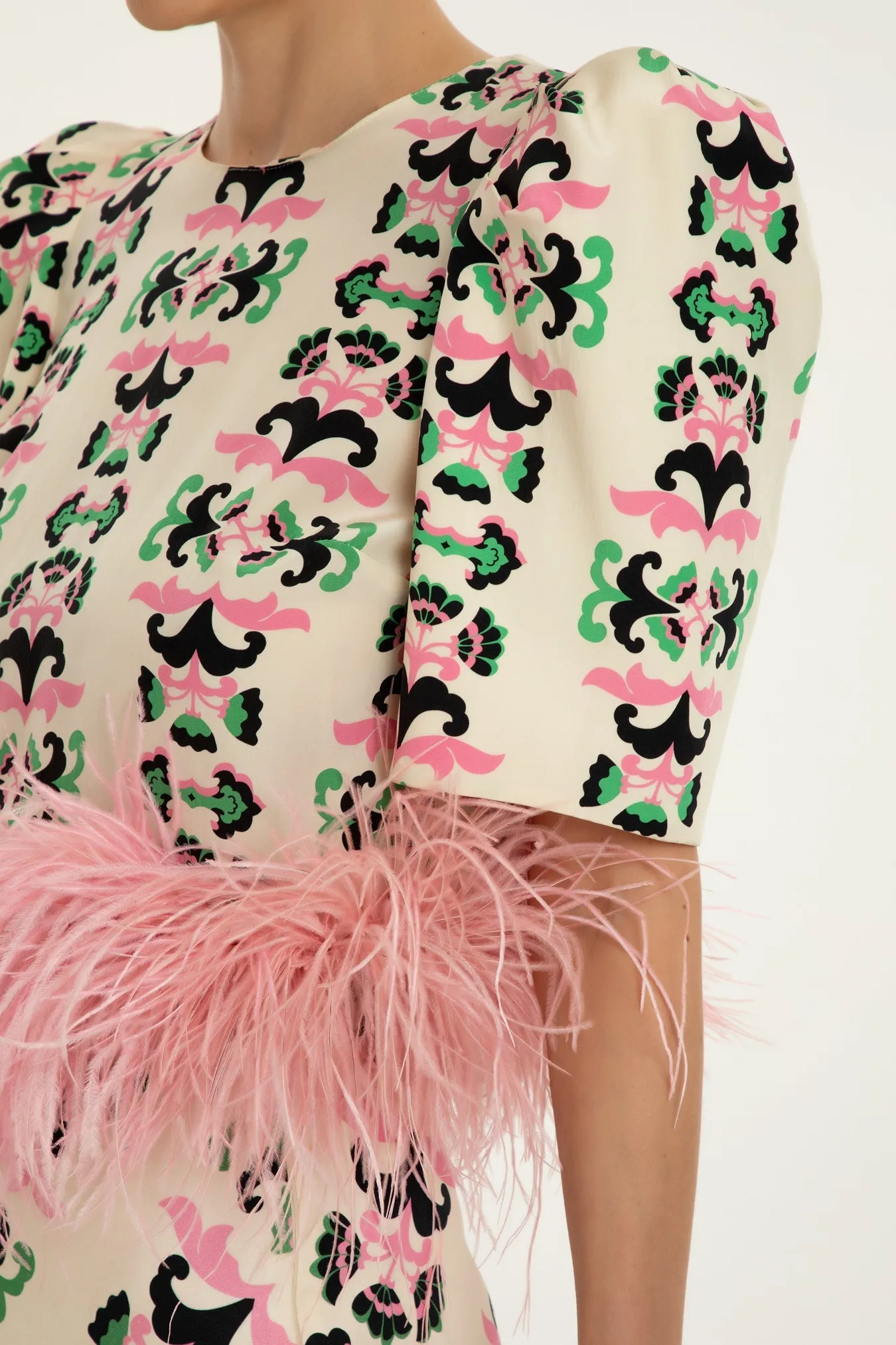 Twisted Flower Blouse & Hot Pants Set With Feathers